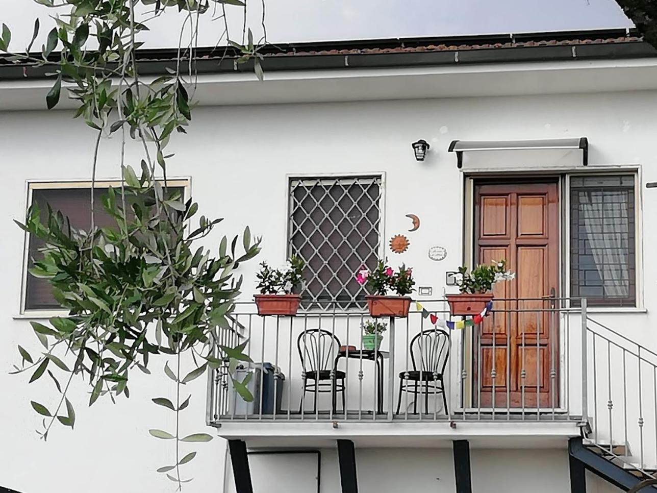 Апартаменты La Casa Di Silvia Массароза Экстерьер фото
