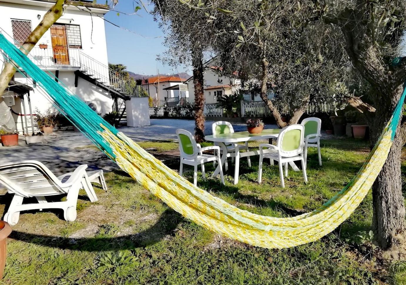 Апартаменты La Casa Di Silvia Массароза Экстерьер фото